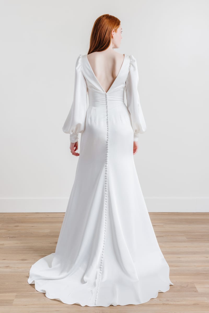 Robe de mariée fluide, manches ballon — Ryle par Watters Designs, vue 2, showroom MADAMOON Paris 10e
