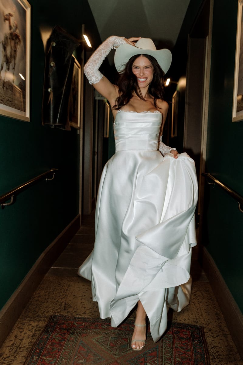 Robe de mariée princesse, mikado et manches de dentelle — Aster par Watters Designs, vue 2, showroom MADAMOON Paris 10e