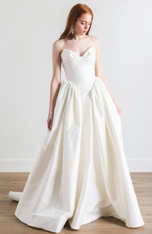 Robe de mariée princesse en dupion, bustier corseté — Ember par Watters Designs, showroom MADAMOON Paris 10e