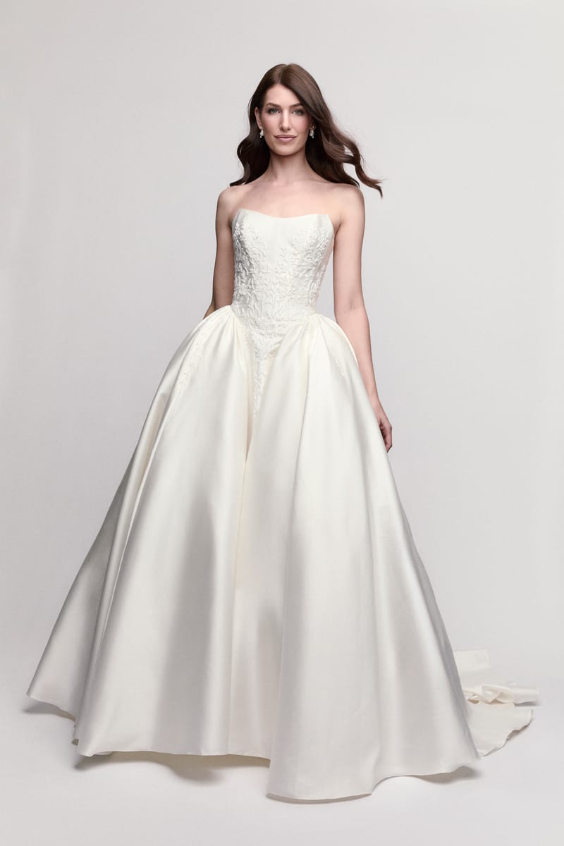 Robe de mariée princesse, broderie végétale sur mikado — Fern par Watters Designs, showroom MADAMOON Paris 10e