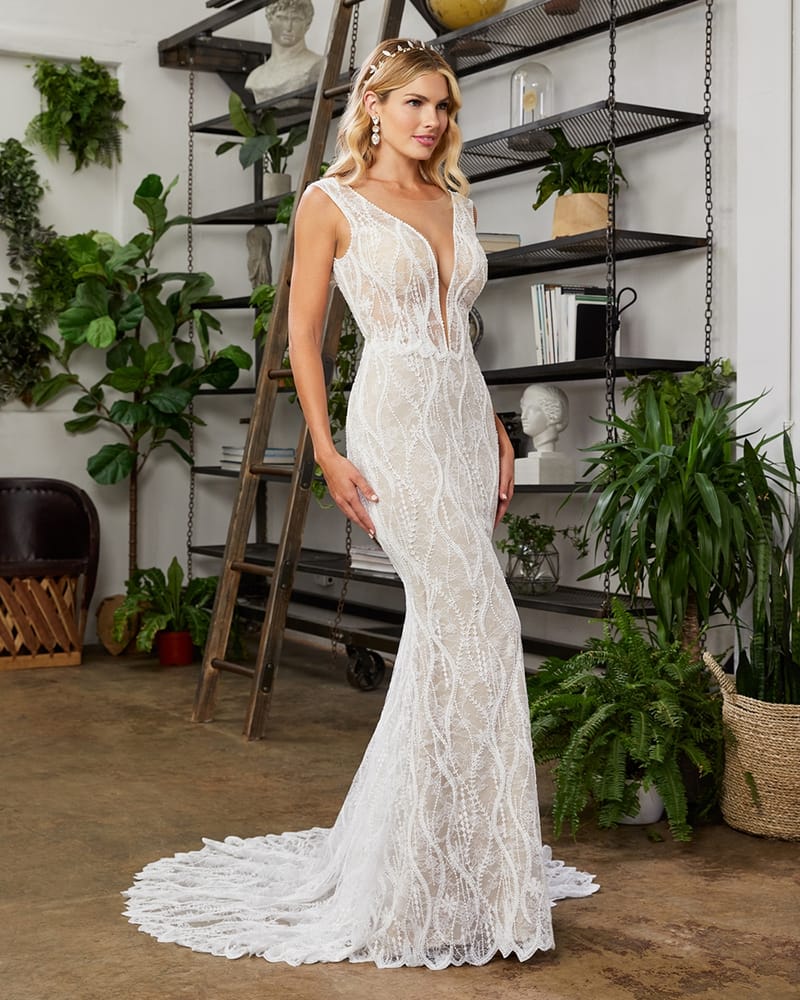 Robe de mariée sirène en dentelle romantique — Arden par Casablanca Bridal, showroom MADAMOON Paris 10e