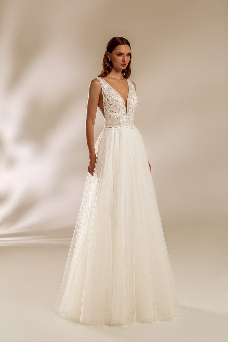 Robe de mariée trapèze en tulle, voile et légèreté — modèle Angel, showroom MADAMOON Paris 10e