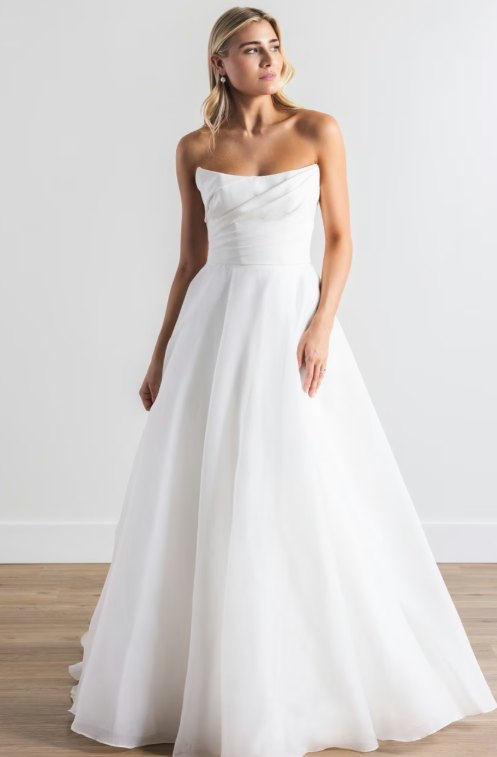 Robe de mariée trapèze en crêpe et organza — Fortune par Watters Designs, showroom MADAMOON Paris 10e