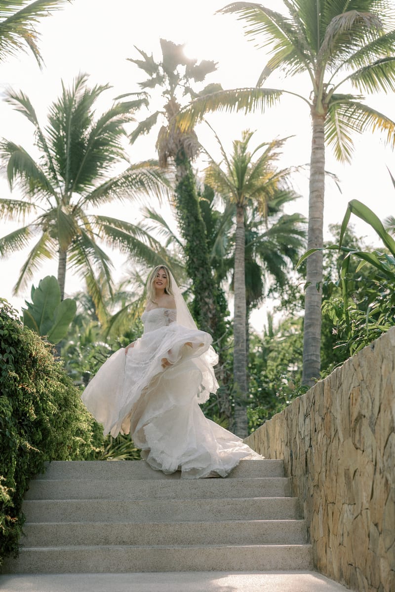 Robe de mariée trapèze en dentelle et tulle — Pendant par Watters Designs, vue 3, showroom MADAMOON Paris 10e