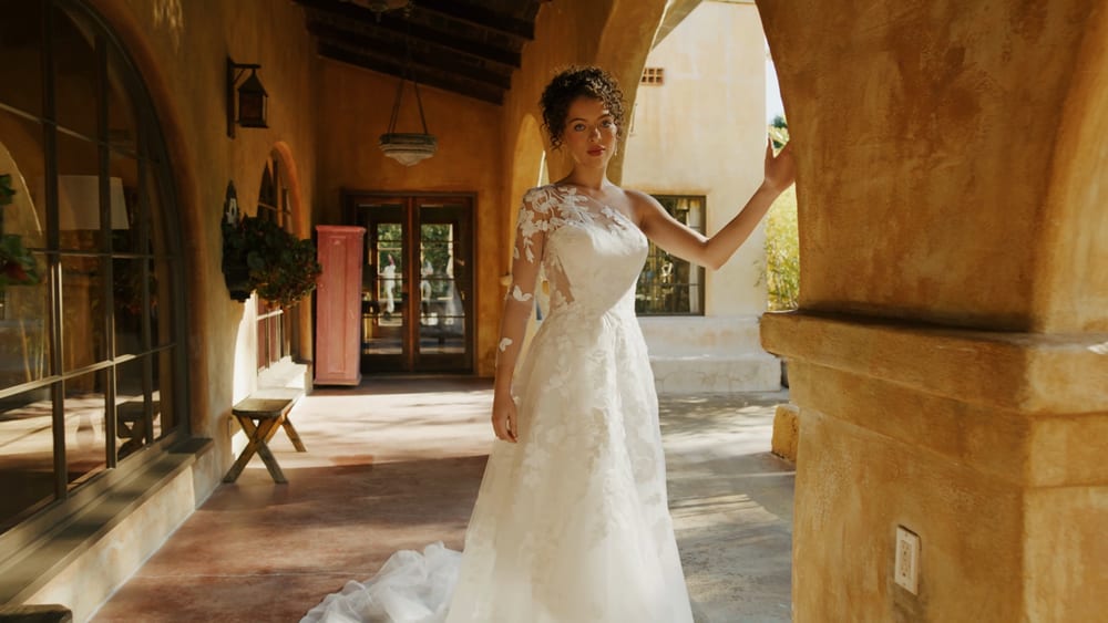 Robe de mariée princesse conseillée pour une morphologie en A — showroom MADAMOON Paris 10e